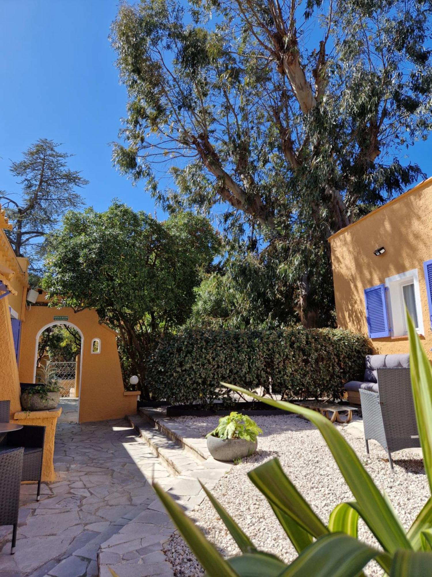 Le Cosy Hotell Saint Aygulf Eksteriør bilde